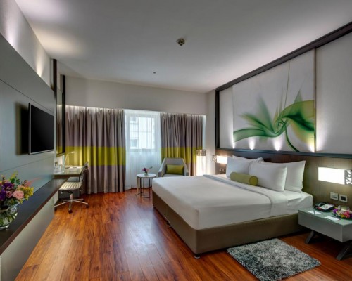 Howard Johnson Plaza by Wyndham Dubai Deira: отель 4* в Дубае