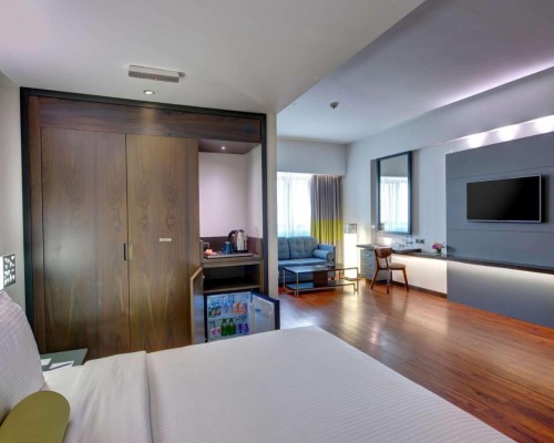Howard Johnson Plaza by Wyndham Dubai Deira: отель 4* в Дубае
