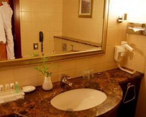 Al Sondos Suites By Le Meridien 5*