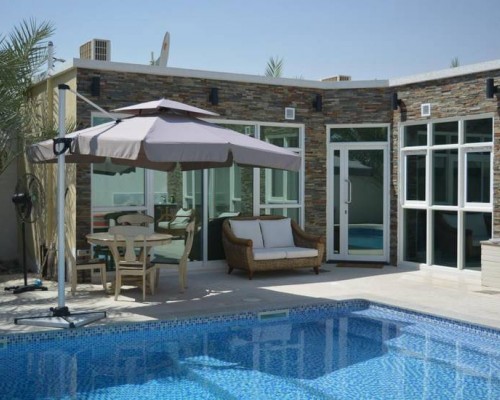 Dar 66 Pool Chalets в Рас-эль-Хайме: шале с бассейном