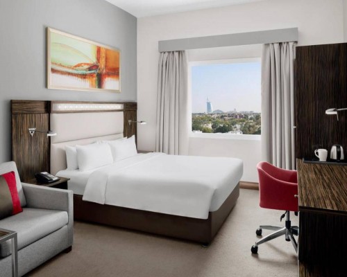 Holiday Inn Express Dubai Internet City — отель 3* в Дубае