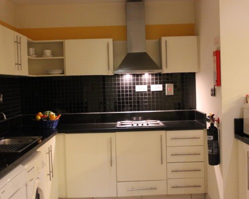 Royal Ascot Hotel Apartment - Kirklees 2