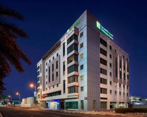 Holiday Inn Express Jumeirah в Дубае: что важно знать