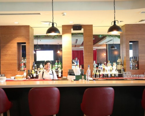Holiday Inn Express Dubai Airport — отель 3* в Дубае