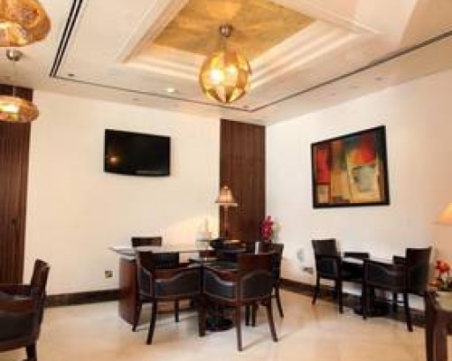OYO 332 Syaj Hotel 2*
