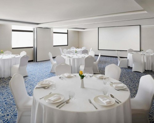 Movenpick Hotel Apartments Al Mamzar — апарт-отель 5* в Дубае