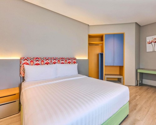 Ibis Styles Dubai Jumeira 3* — отель в Бур-Дубае, ОАЭ