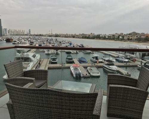 Yanjoon Holiday Homes - Palm Views Apartments