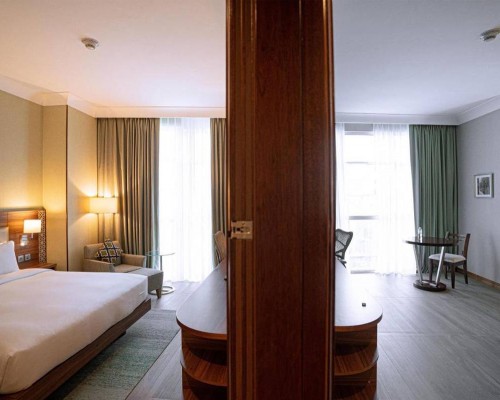 Hilton Garden Inn Dubai Al Muraqabat 4* — отель в Дубае