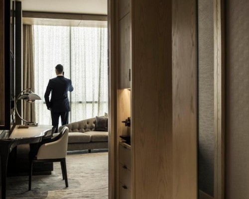 Four Seasons Hotel Dubai International Financial Centre, Дубай