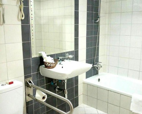 Montreal Naif Hotel 2*