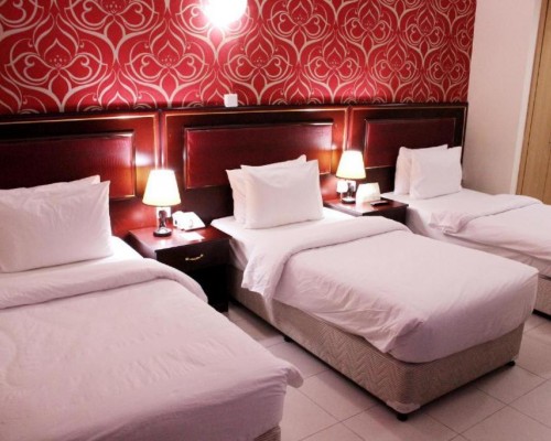 Montreal Naif Hotel 2*