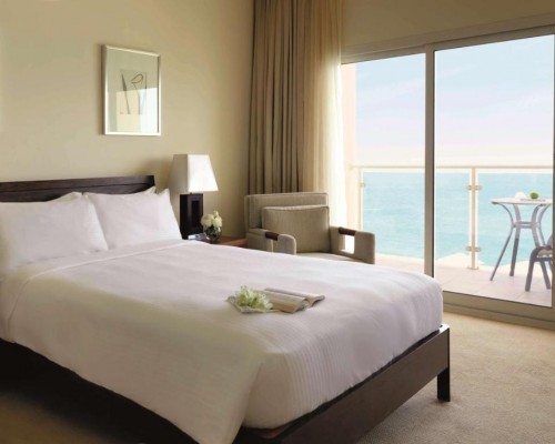Radisson Blu Resort Fujairah 5* — отель на первой линии в Фуджейре