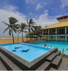 Catamaran Beach Hotel 3*