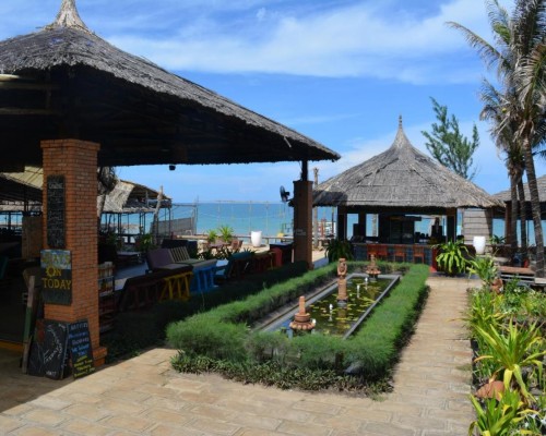 Long Son Mui Ne Campground, Restaurant & Beachclub — Муйне