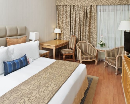 Crowne Plaza 5*