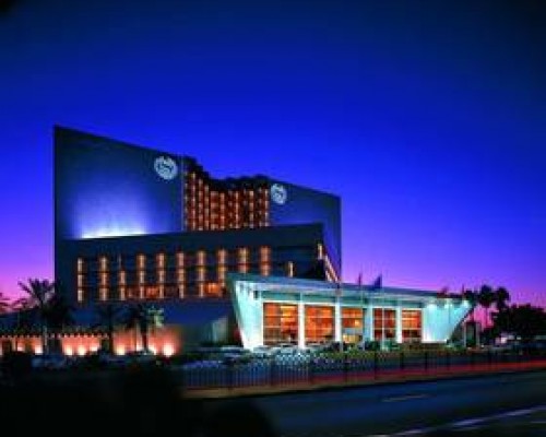 Sheraton Dubai Creek Hotel And Towers 5* — Дубай, ОАЭ