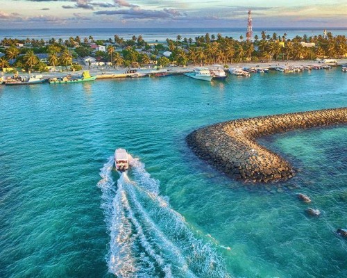 Sun Tan Beach Hotel 3* — Маафуши, Мальдивы