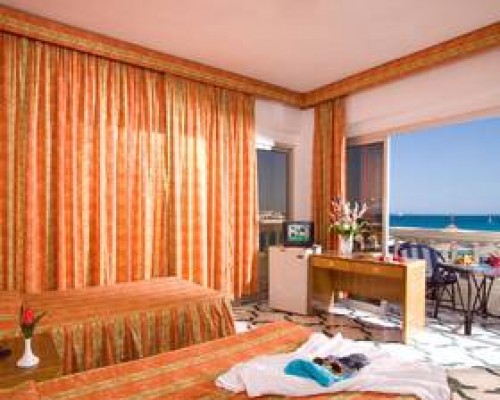 Waves Beach Resort 3* — Хургада, Египет