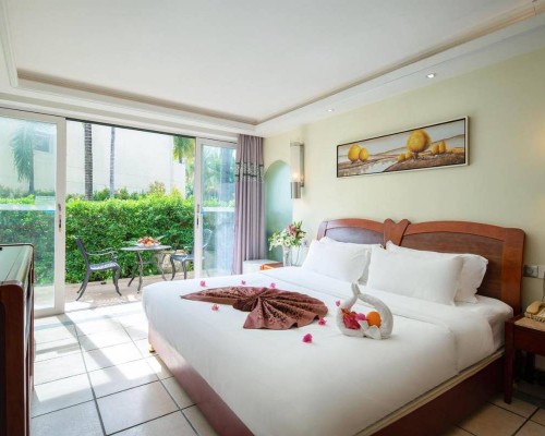 Palm Beach Resort & Spa Sanya 4* — отель на первой линии в бухте Саньявань