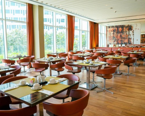 Centro Yas Island Rotana 3* — отель на острове Яс, Абу-Даби