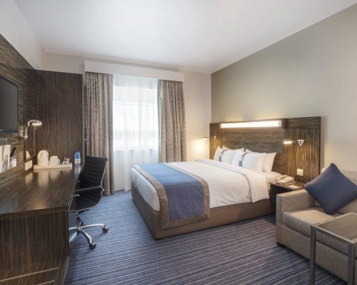 Holiday Inn Express в Дубае: честный обзор отеля 2*