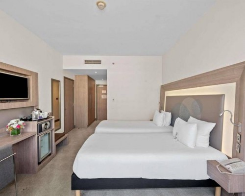 Novotel World Trade Centre Dubai 4* — отель в Дубае, ОАЭ