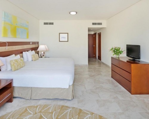 Oasis Beach 4*