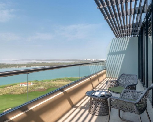 Radisson Blu Hotel Abu Dhabi Yas Island 4* — отдых на острове Яс