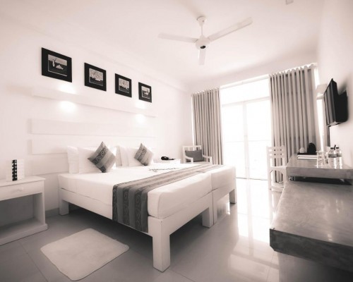 Beacon Beach Negombo 3* — пляжный отель в Негомбо