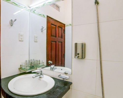 Phu Thinh Hotel 2* в Нячанге: что важно знать перед бронированием