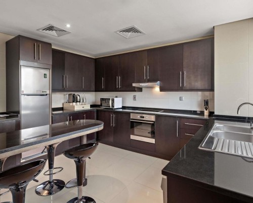 Pullman Jumeirah Lakes Towers 5* — отель в Дубае, Башни Джумейра Лейк