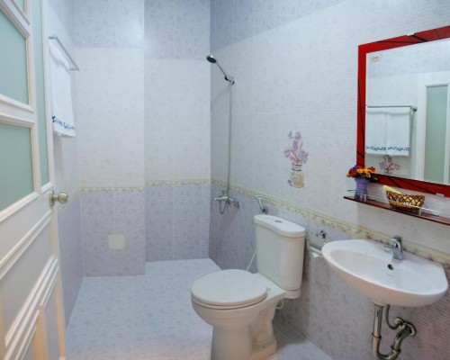 CR Hotel 2* в Нячанге — бюджетный отель в центре