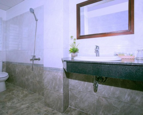 Nice Swan Hotel 2* в Нячанге — простой отель для пляжного отдыха