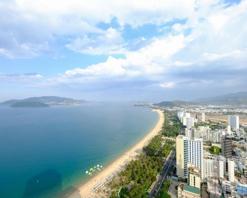 Sunrise Ocean View Apartment в Нячанге