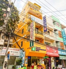 Yellow Hotel