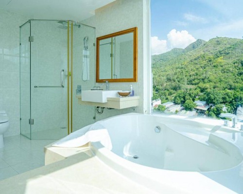 Glamour Hotel Nha Trang 4* — отель в Нячанге