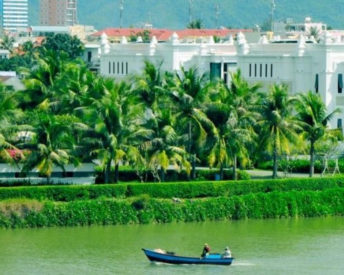 Riverside Apartment - 307 в Нячанге: апартаменты с кухней и бассейном