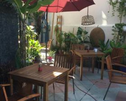 Vivid Seaside Homestay в Нячанге: что это за отель
