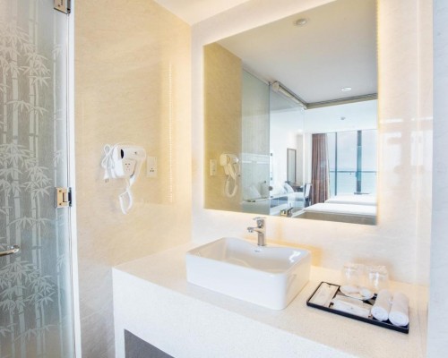 King Town Grand Hotel & Wedding Center 4* — Нячанг
