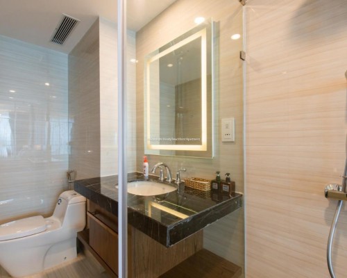 Handy Beachfront Apartment в Нячанге: апартаменты у пляжа