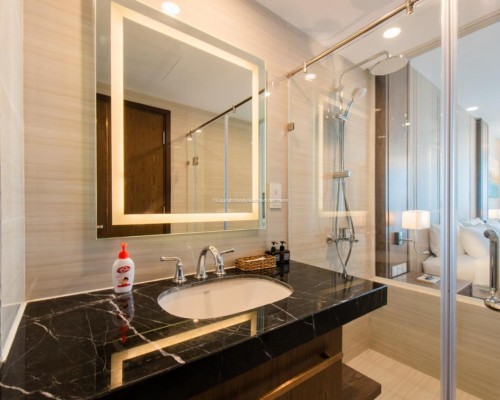 Handy Beachfront Apartment в Нячанге: апартаменты у пляжа