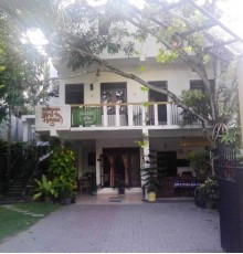 Birdhouse Unawatuna