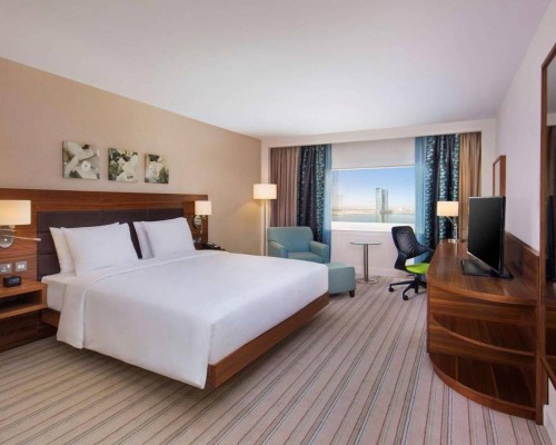 Hilton Garden Inn Ras Al Khaimah — отель 4* в Рас-эль-Хайме