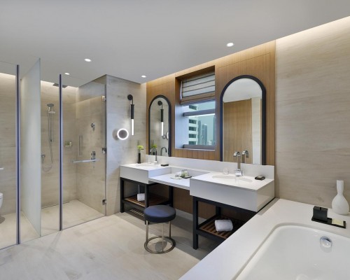 DoubleTree by Hilton Dubai — Business Bay: отель 4* в Дубае