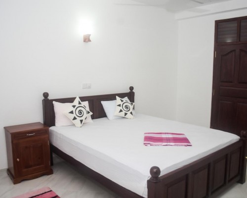 Villa De White Sambur 3* — Хиккадува, Шри-Ланка
