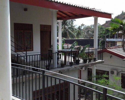 Srimali's Residence 2* — гостевой дом в Унаватуне