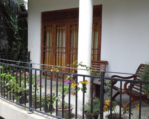 Srimali's Residence 2* — гостевой дом в Унаватуне