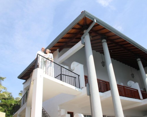 Neptune Bay Hotel 3* в Унаватуне — отель на первой линии