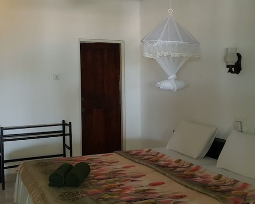 Sea Shine Guest House, Хиккадува — обзор без прикрас